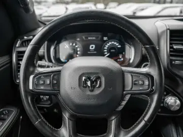 DODGE RAM 5 7 Limited LCD ACC LUFT VOLL