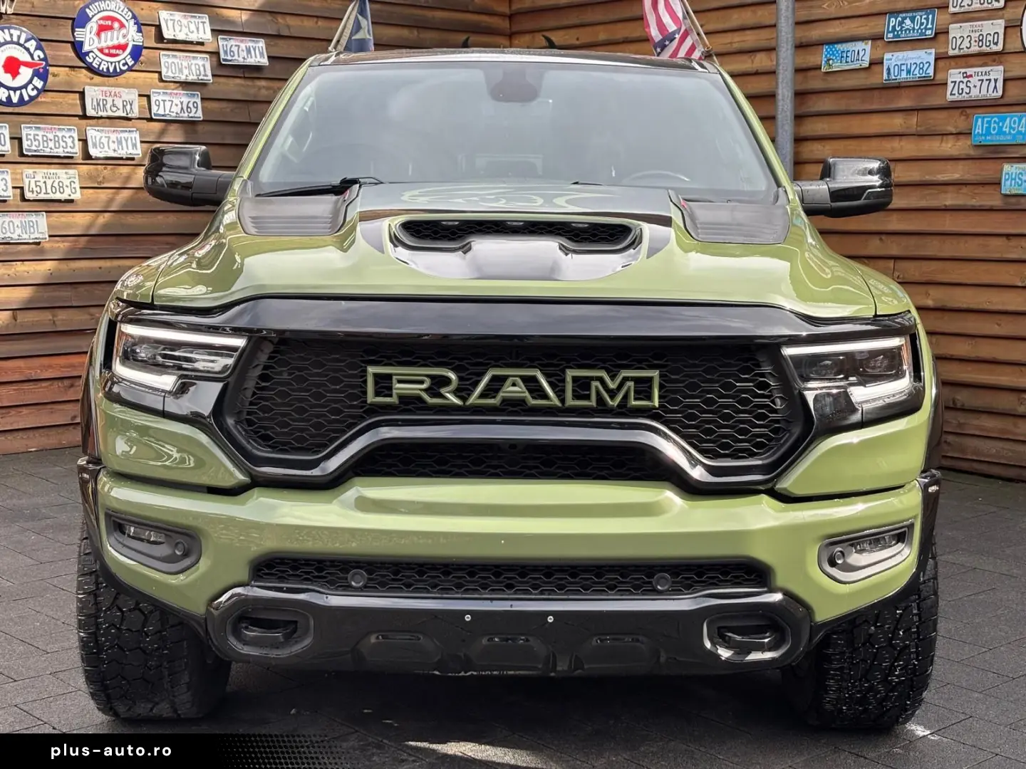 DODGE RAM 1500 TRX Bodykit 5.7L 12´´Display 4x4 AHK
