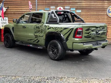DODGE RAM 1500 TRX Bodykit 5.7L 12´´Display 4x4 AHK
