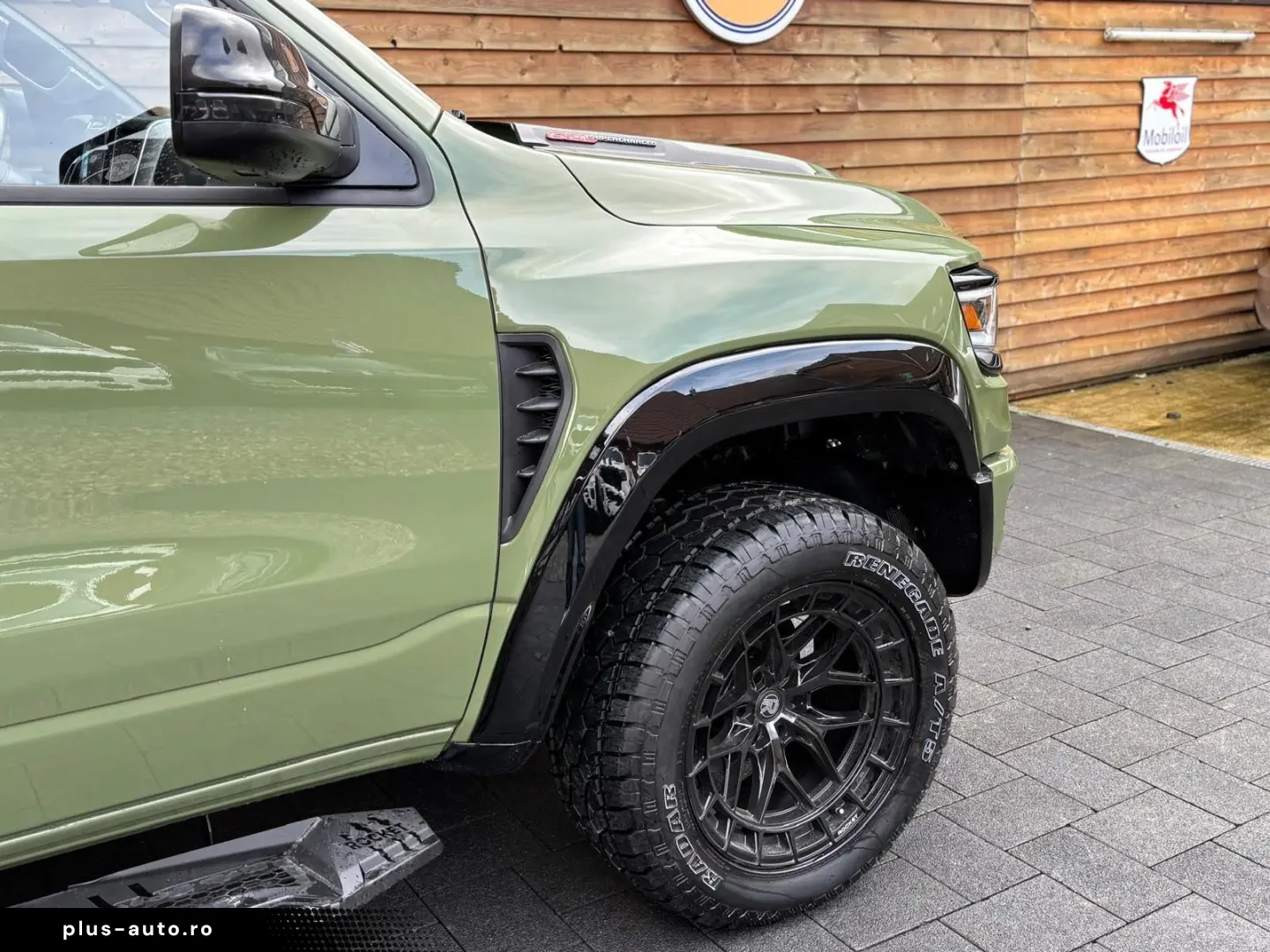 DODGE RAM 1500 TRX Bodykit 5.7L 12´´Display 4x4 AHK