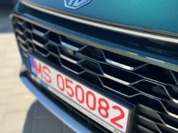 MG ZS HEV Hybrid  Luxury