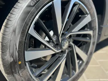 MG ZS HEV Hybrid  Luxury
