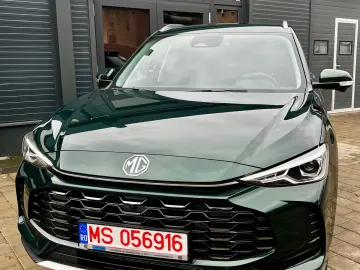 MG ZS HEV Hybrid  Luxury