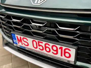 MG ZS HEV Hybrid  Luxury