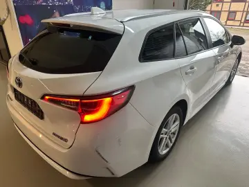 TOYOTA Corolla Touring Sports Hybrid
