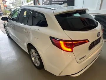 TOYOTA Corolla Touring Sports Hybrid