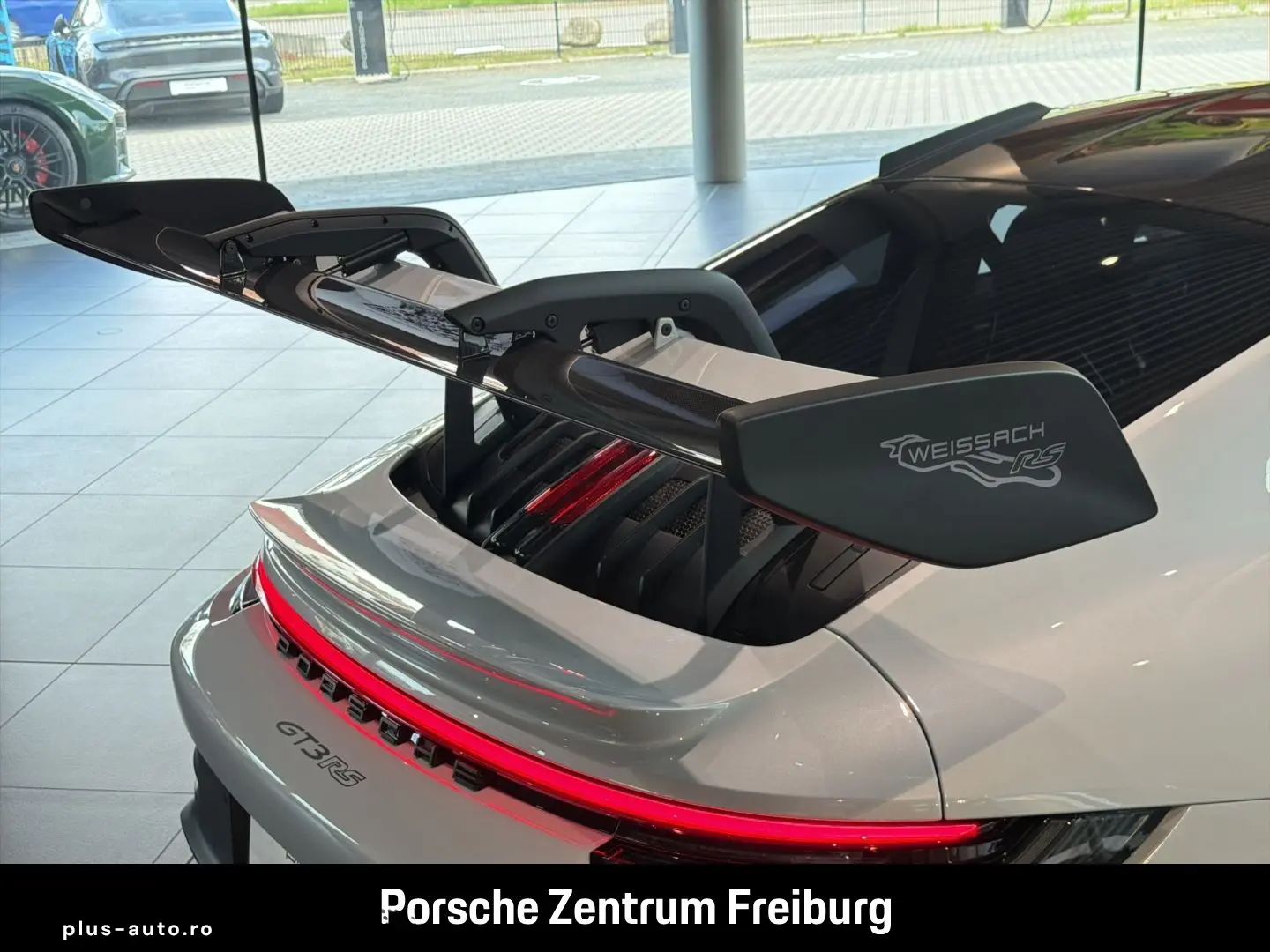 PORSCHE 992 (911) GT3 RS Weissach Matrix Carbon Lift