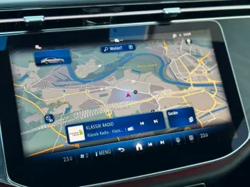 MERCEDES-BENZ E 220 d AMG Line Advanced PANO LEDER 18TKM