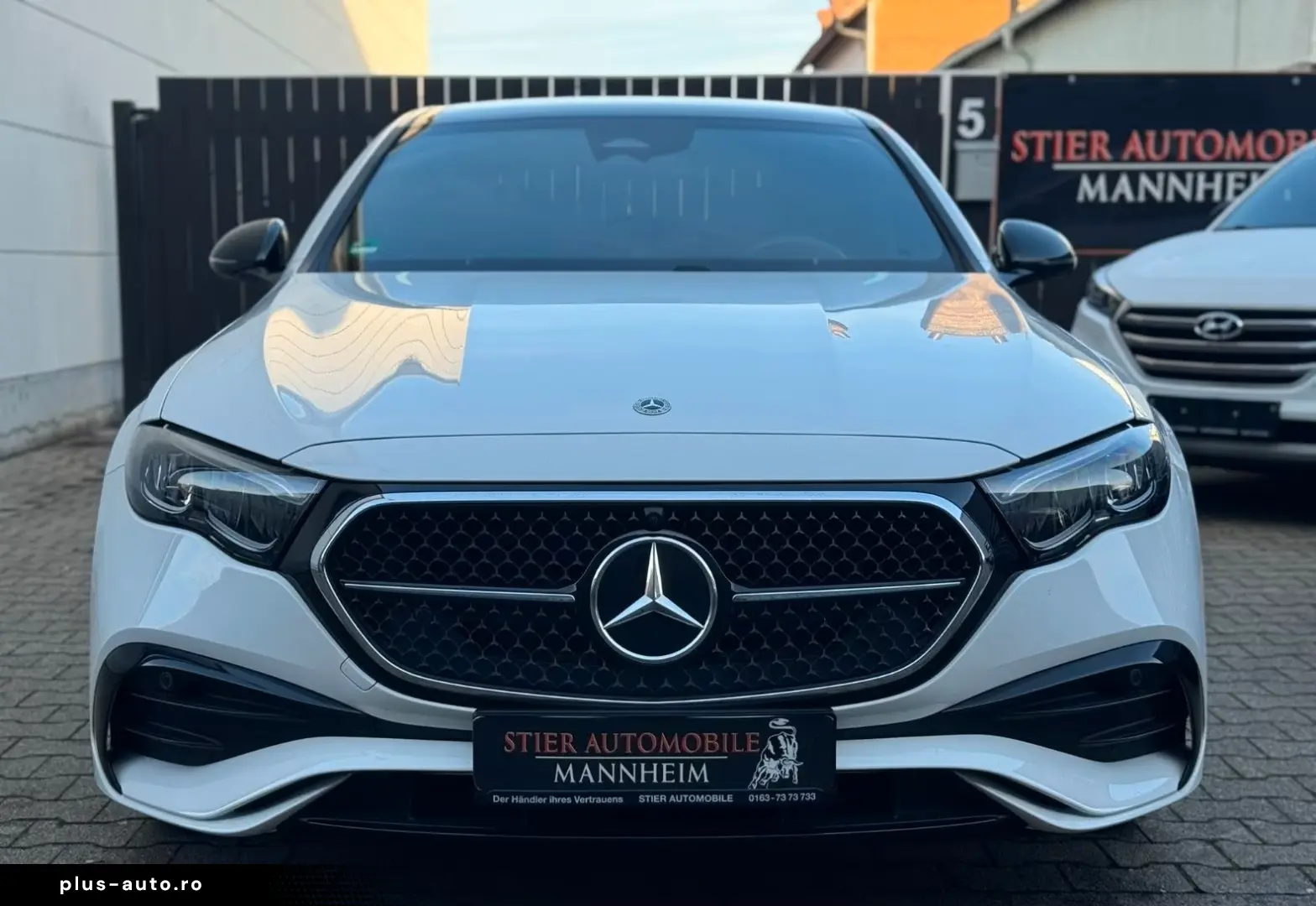 MERCEDES-BENZ E 220 d AMG Line Advanced PANO LEDER 18TKM