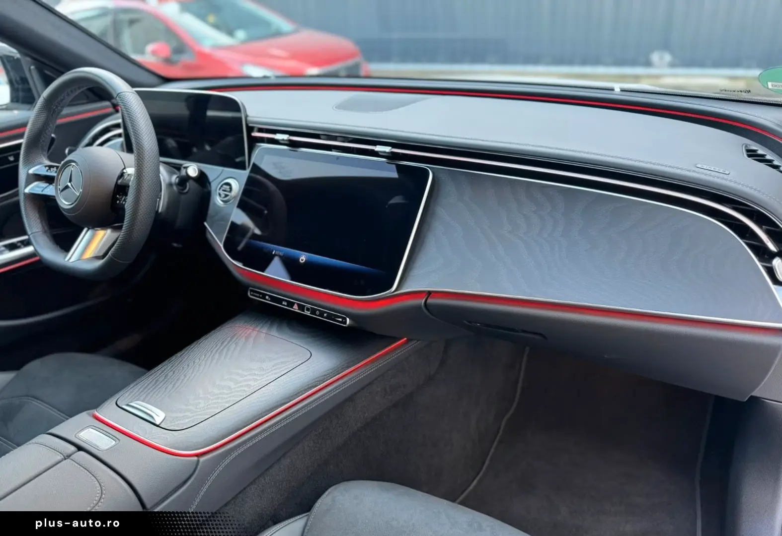 MERCEDES-BENZ E 220 d AMG Line Advanced PANO LEDER 18TKM