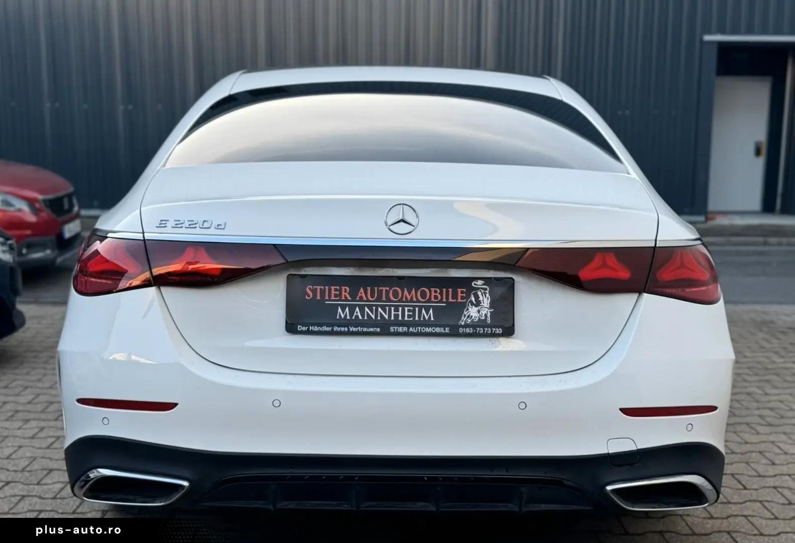 MERCEDES-BENZ E 220 d AMG Line Advanced PANO LEDER 18TKM