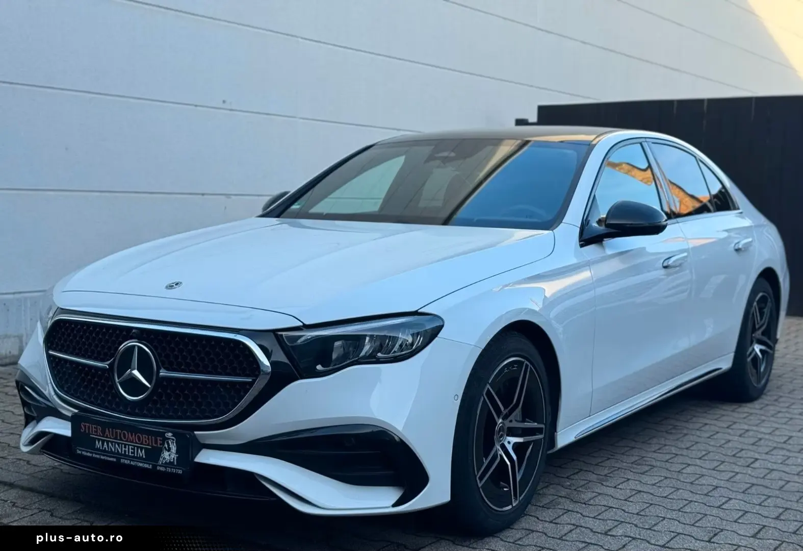 MERCEDES-BENZ E 220 d AMG Line Advanced PANO LEDER 18TKM