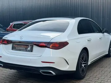 MERCEDES-BENZ E 220 d AMG Line Advanced PANO LEDER 18TKM