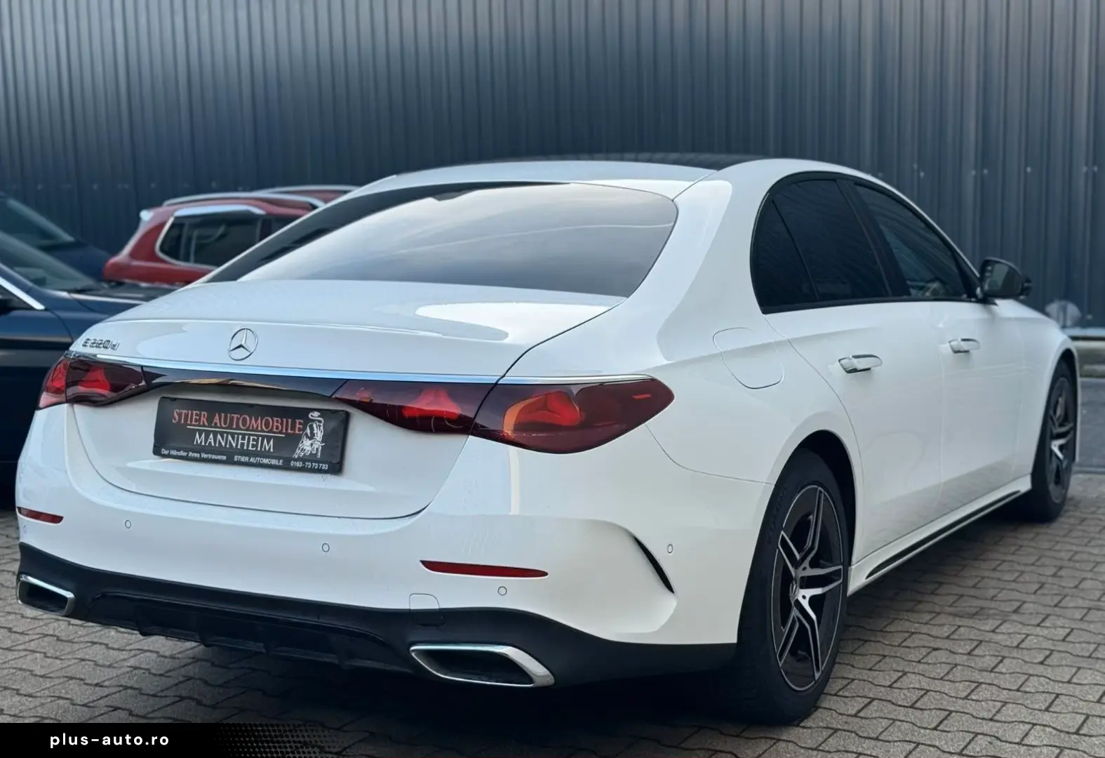 MERCEDES-BENZ E 220 d AMG Line Advanced PANO LEDER 18TKM