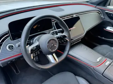 MERCEDES-BENZ E 220 d AMG Line Advanced PANO LEDER 18TKM