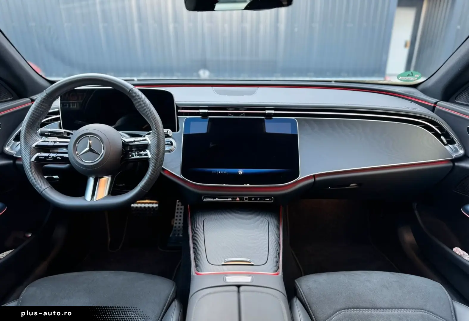 MERCEDES-BENZ E 220 d AMG Line Advanced PANO LEDER 18TKM