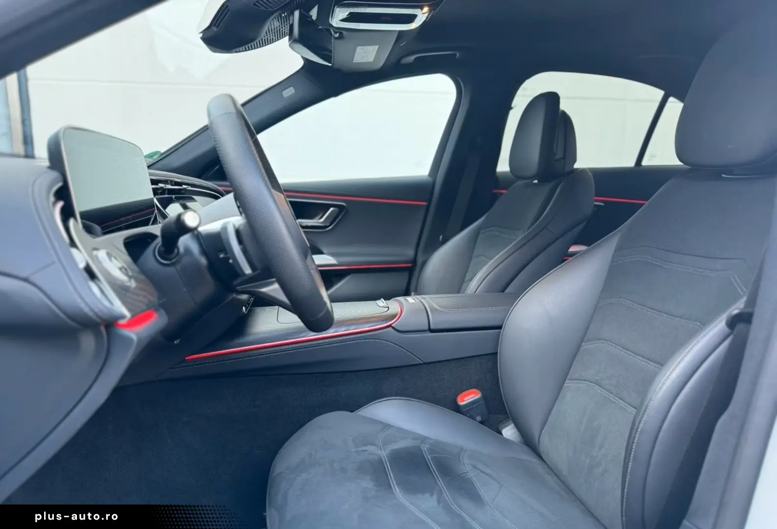 MERCEDES-BENZ E 220 d AMG Line Advanced PANO LEDER 18TKM