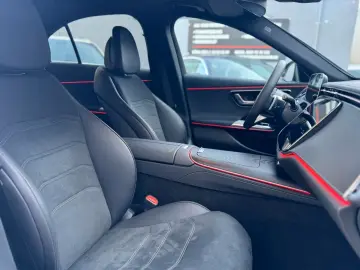 MERCEDES-BENZ E 220 d AMG Line Advanced PANO LEDER 18TKM