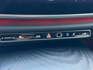 MERCEDES-BENZ E 220 d AMG Line Advanced PANO LEDER 18TKM