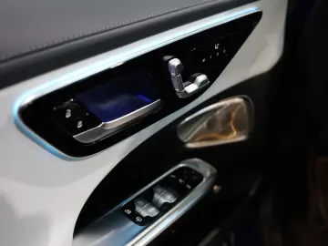 MERCEDES-BENZ C 220 d LIMOUSINE AMG-LINE SPORT