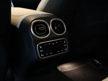 MERCEDES-BENZ C 220 d LIMOUSINE AMG-LINE SPORT