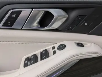 BMW X5 xDrive30d Individual xOffRoad