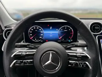 MERCEDES-BENZ C 220 d  AMG NIGHT AHK KAMERA SDACH BURMESTER