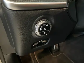 MERCEDES-BENZ C 220 d  AMG NIGHT AHK KAMERA SDACH SHZ DISTR