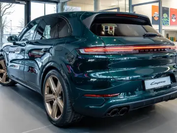 Porsche Cayenne E-Hybrid Black Edition