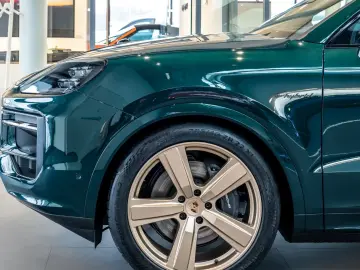 Porsche Cayenne E-Hybrid Black Edition