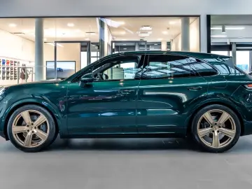 Porsche Cayenne E-Hybrid Black Edition