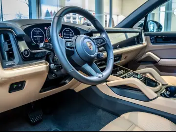 Porsche Cayenne E-Hybrid Black Edition