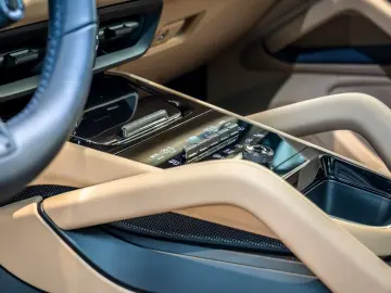 Porsche Cayenne E-Hybrid Black Edition