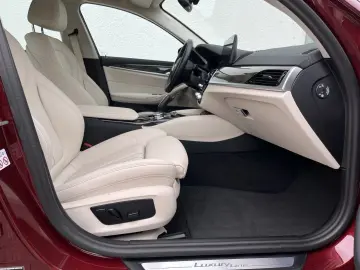 BMW 530e xDrive Limousine Head-Up Laser