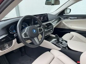 BMW 530e xDrive Limousine Head-Up Laser