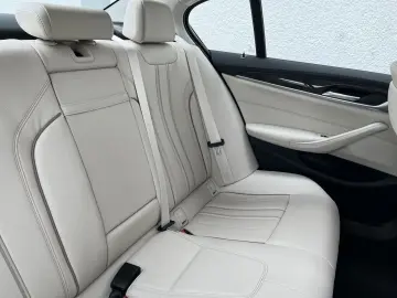 BMW 530e xDrive Limousine Head-Up Laser