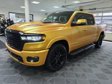 Dodge RAM 1500 Laramie Night GOLDEDITION