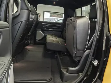 Dodge RAM 1500 Laramie Night GOLDEDITION