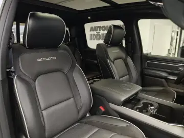 Dodge RAM 1500 Laramie Night GOLDEDITION