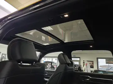 Dodge RAM 1500 Laramie Night GOLDEDITION