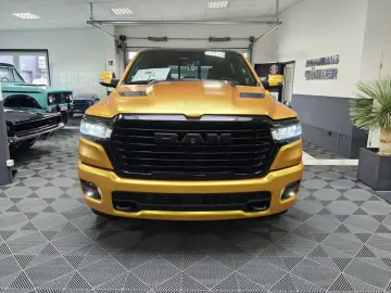 Dodge RAM 1500 Laramie Night GOLDEDITION