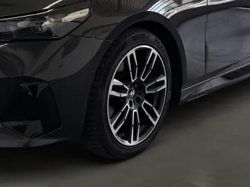 BMW 520i Limousine Acc