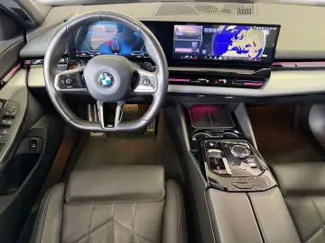 BMW 520i Limousine Acc