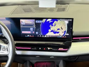 BMW 520i Limousine Acc