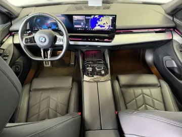 BMW 520i Limousine Acc