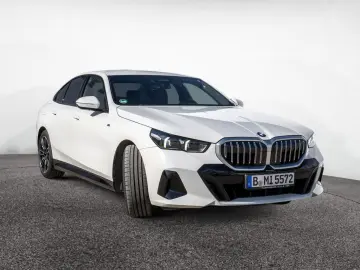 BMW 520i limousine  M-Sport 360 HUD