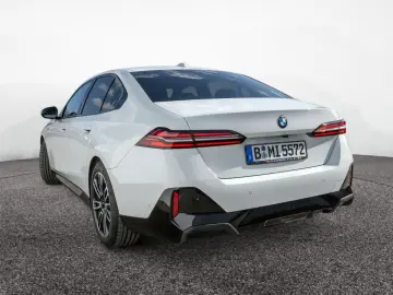 BMW 520i limousine  M-Sport 360 HUD