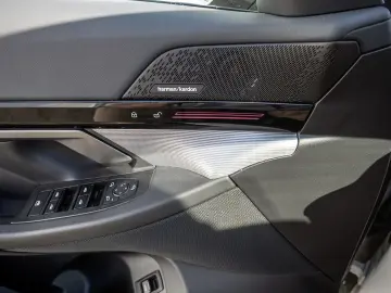 BMW 520i limousine  M-Sport 360 HUD