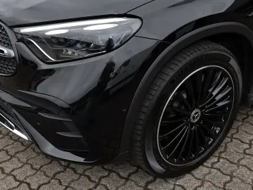 MERCEDES-BENZ GLC 300 4M AMG PANO AHK HUD 20  STANDHEIZ 360