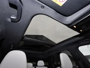 MERCEDES-BENZ GLC 300 4M AMG PANO AHK HUD 20  STANDHEIZ 360